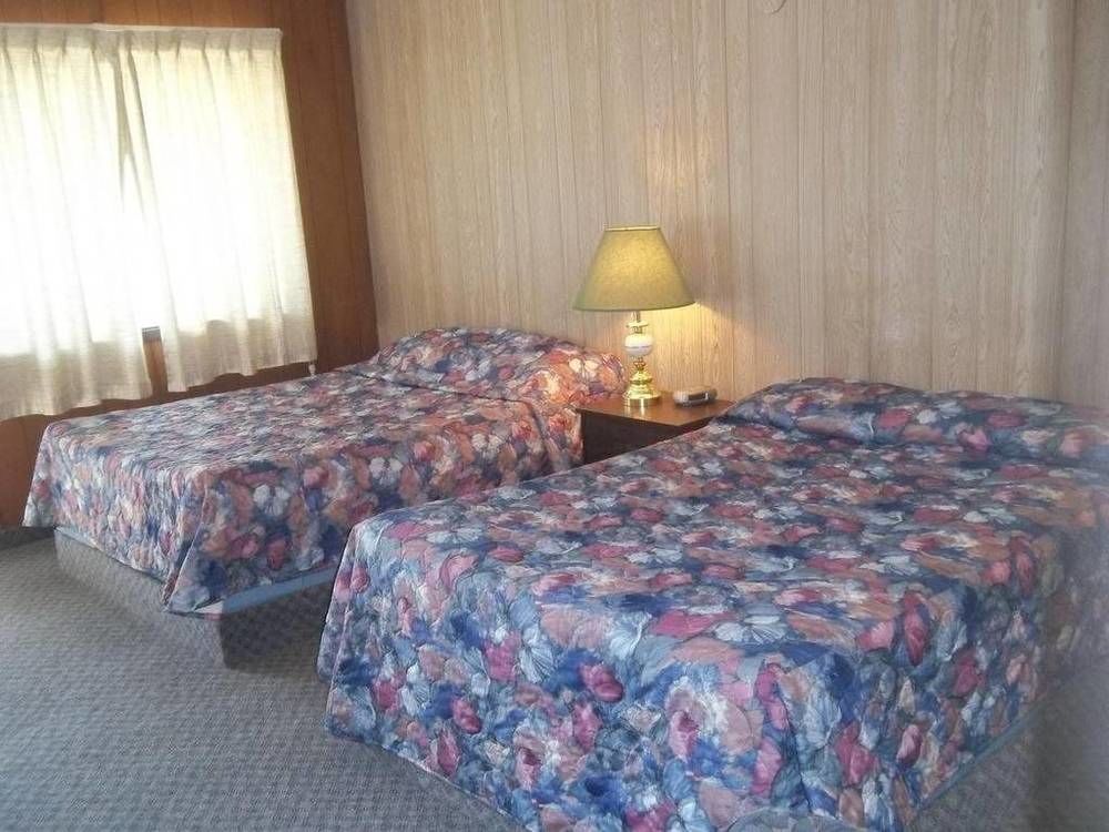 Raval Paradise Motel And Rv Park Youngstown Exteriér fotografie