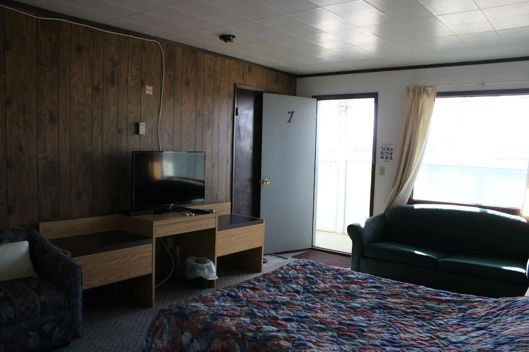Raval Paradise Motel And Rv Park Youngstown Exteriér fotografie